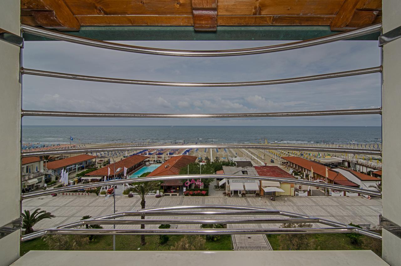 Attico Panoramico Fronte Mare Villa Lido di Camaiore Exterior foto